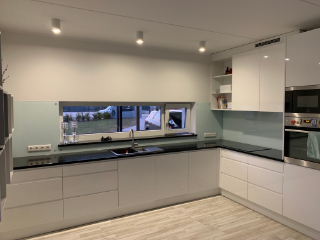 Yksinkertainen mutta tehokas hankepohjainen käyttöönotto.