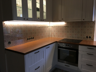 Asennamme lasin täsmälleen suunnitelmasi mukaan.