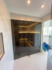 Sävytetty lasi on täydellinen valinta saunaan.